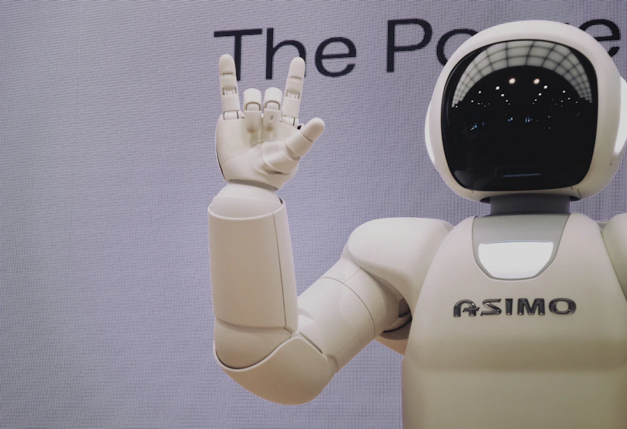 Robotski sistem za varjenje kovinskih okvirjev